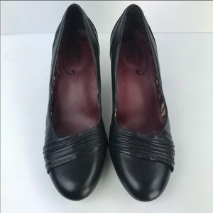 Abeo low heel dress shoes
